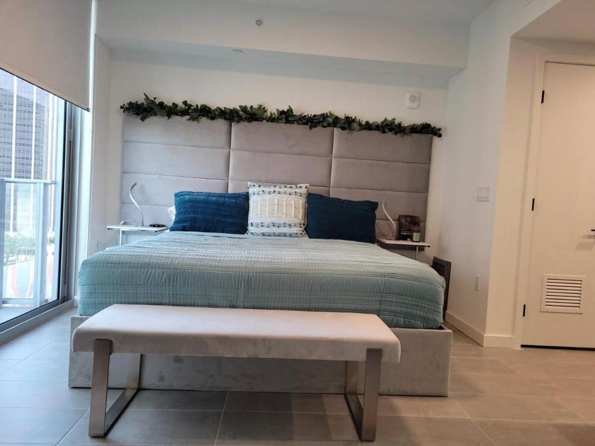 Comfortable Studio With King Bed And Queen Sofa-Bed Маями Екстериор снимка